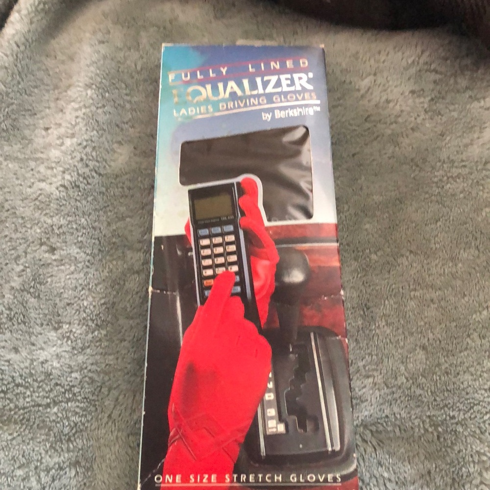 Vintage NWT ladies driving gloves for winter black